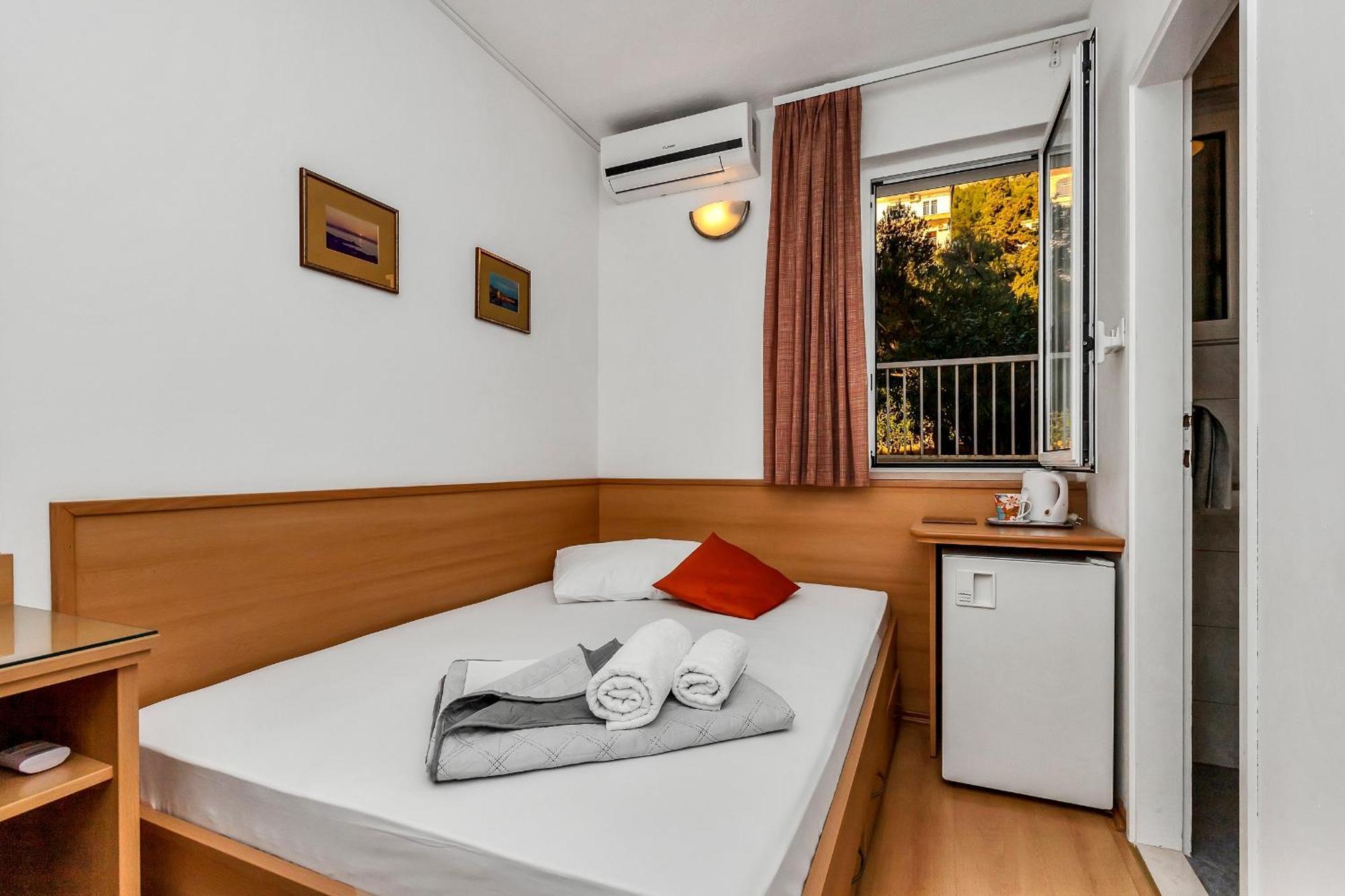 Apartments And Rooms By The Sea Baska Voda, Makarska - 2578 Exterior photo